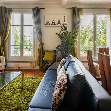 Opulent 1bd Near Eiffel Tower Grenelle 아파트 *