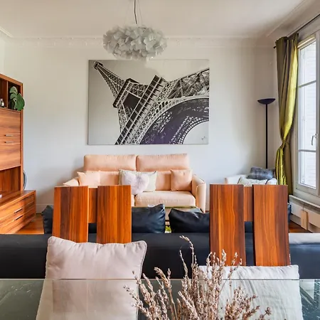 Opulent 1bd Near Eiffel Tower Grenelle 아파트 파리